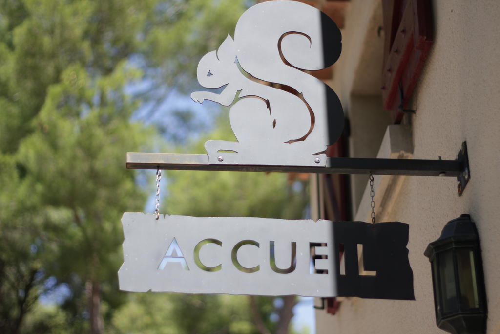 Hotel Le Mas Des Ecureuils Aix-en-Provence Exterior photo